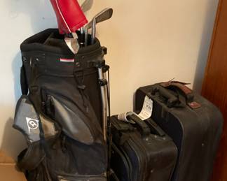 Golf clubs luggage