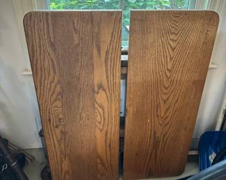 Vintage expandable dining table with leaves