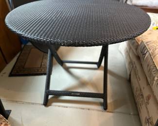 Outdoor round rattan round folding table