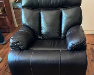 Leather Electric Recliner. Almost Nee