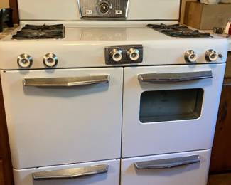 1950’s Universal Gas Stove