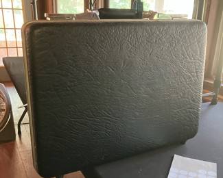 American Tourister Brief Case with keys