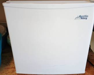 Arctic King small refrigerator very clean
