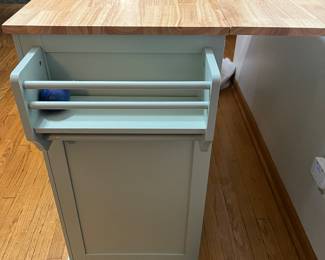 EXTENDABLE SHELF