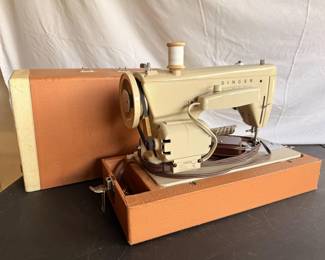 Singer Sewing Machine Fashion Mate Model 237
