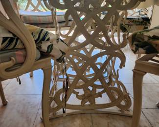 Breakfast table base
