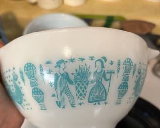 Pyrex Amish Butterprint 1.5 Pint Mixing Bowl