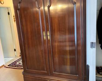 Ethan Allen Georgian Court Mahogany Armoire