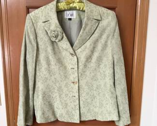Le Suit Pale Green Suit Jacket & Skirt with Floral Print – Size 16