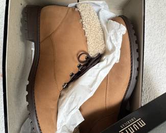 Munro American Women's Tan Suede Shearling Boots – Size 10