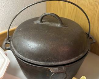 Cast Iron Dutch Oven