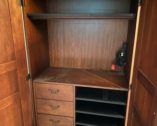 Traditional Style Entertainment Armoire