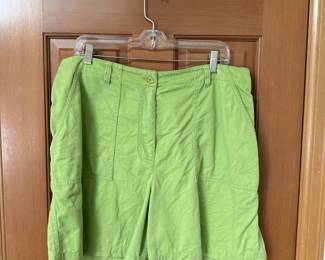 Jones New York Sport Green Shorts – Size 16