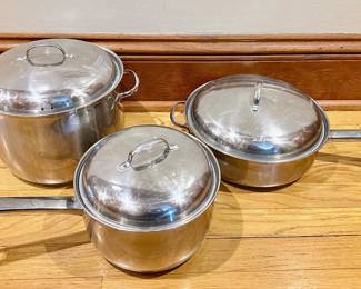 Set 3 Beglique Belgium Stock Pots With Covers
Lot #: 166