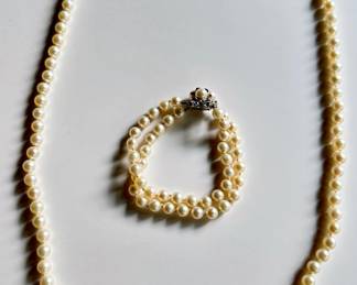 Vintage Genuine Pearl Necklace & Bracelet With 14K Gold Clasp
Lot #: 17