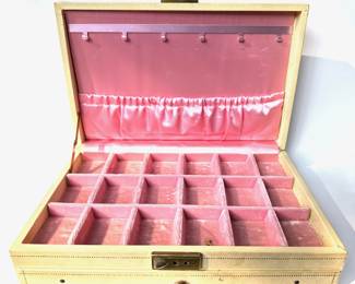Vintage Silk Lined Jewelry Box With Drawer & Hooks
Lot #: 187