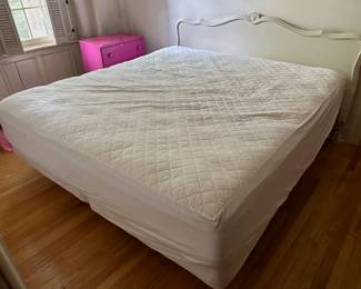 Vintage Solid Wood King Bed Headboard With Carved Shell
Lot #: 121