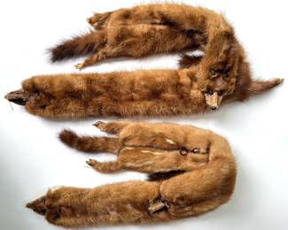 2 Vintage Genuine Mink Scarfs, 2 Full Pelts On Each
Lot #: 30