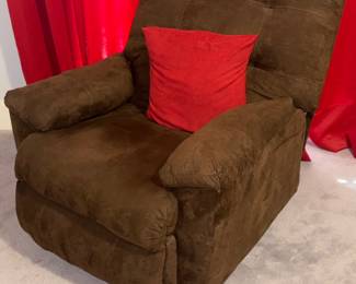 Oversize recliner