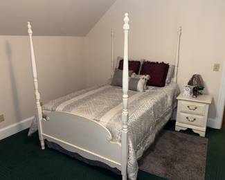 Four post full-size bed