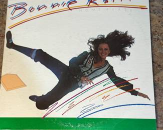 Bonnie Raitt Vinyl Record Collection - Includes several albums showcasing her iconic career. See pictures for more details.
