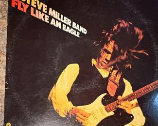 Lot of vintage vinyl records including 'The Best of Bread', Harry Chapin's 'Portrait Gallery', and albums by the Allman Brothers Band, Dean Baez, and others. Diverse selection for collectors and music enthusiasts.
Please check photos for condition and any condition issues. We have verified the contents and looked for major scratches. This is a well loved collection and should be accepted as such.