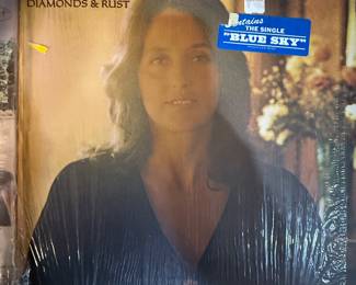 Lot of vintage vinyl records including 'The Best of Bread', Harry Chapin's 'Portrait Gallery', and albums by the Allman Brothers Band, Dean Baez, and others. Diverse selection for collectors and music enthusiasts.
Please check photos for condition and any condition issues. We have verified the contents and looked for major scratches. This is a well loved collection and should be accepted as such.