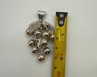 Lot #271N Sterling Silver Grapes Pendant
Lot #271N Sterling Silver Grapes Pendant