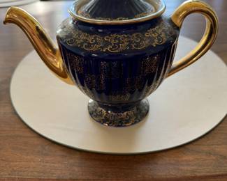 Vintage 6 Cup Teapot
