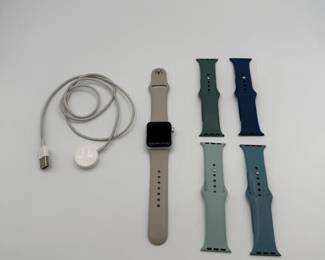 Year: 2017, Brand: Apple, Model: Series 3, Includes charging cable and four additional bands.