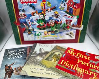 Fisher-Price Little People Christmas Train Set with Assorted Books