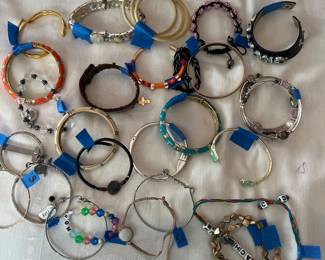 LOTZZZZZ OF fun bracelets 