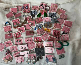 SOOOOO many earrings!!