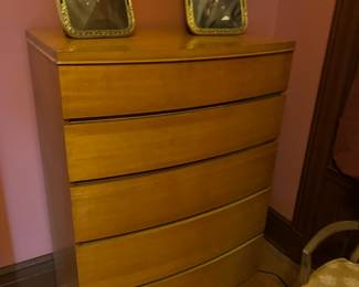 Mid Century 5 drawer dresser....$100