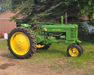 John Deere B