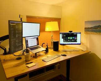 Amish made Solid Oak Stand up desk with dual motor control (matches credenza) - arms sold separately if requested
6’w x 42”d x max height of table top 52”
$1000