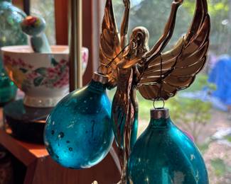 This angel up in glorious arms sporting fabulous vintage ornaments goes out to my bestest ever partner, Tracy…can’t do these sales without her, and neither would I want to
