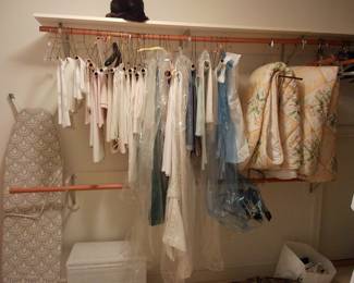 TABLECLOTHS AND BED COVERS