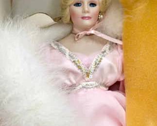 Mary Kay Ash Silver Anniversary Doll In Box With COA