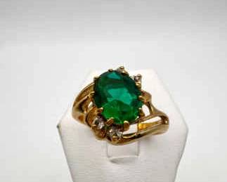 Costume Jewelry Gold Tone Ring W Green Center-Size 10