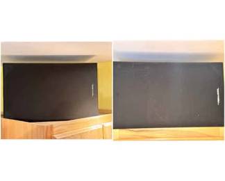 Pair Of Realistic MC-1800 Speakers