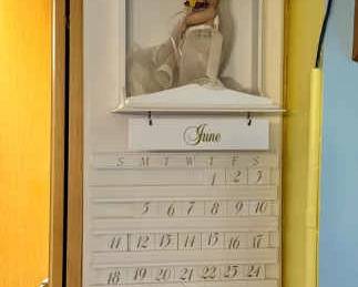 ASHTON DRAKE 12 MINIATURE DOLLS & PERPETUAL CALENDAR