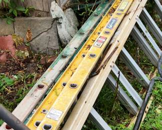 Aluminum ladders