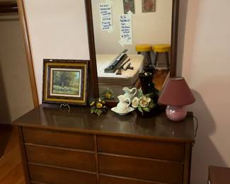 MCM bedroom set
Home decor