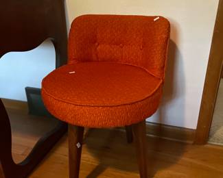 Sturdy and funky orange desk chair