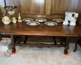 beautiful large drop leaf table