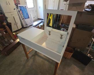Jewelry/ Makeup stand