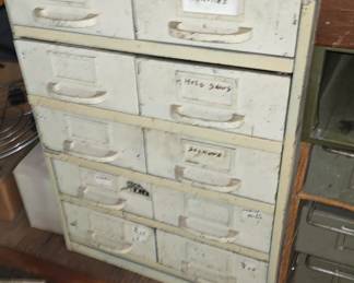 Metal parts cabinet