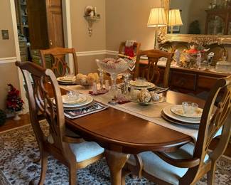 Dining Table & 6 chairs -$300