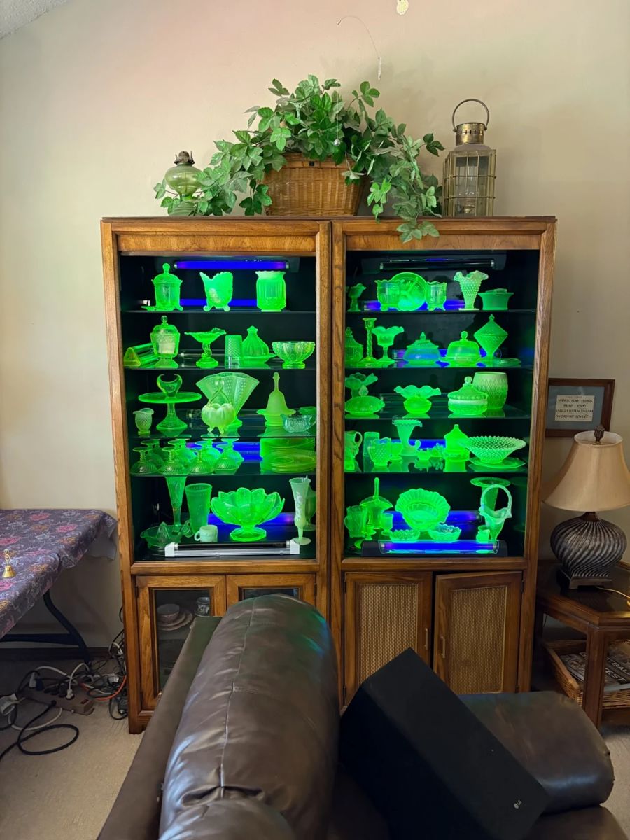 Uranium glass, display cabinet